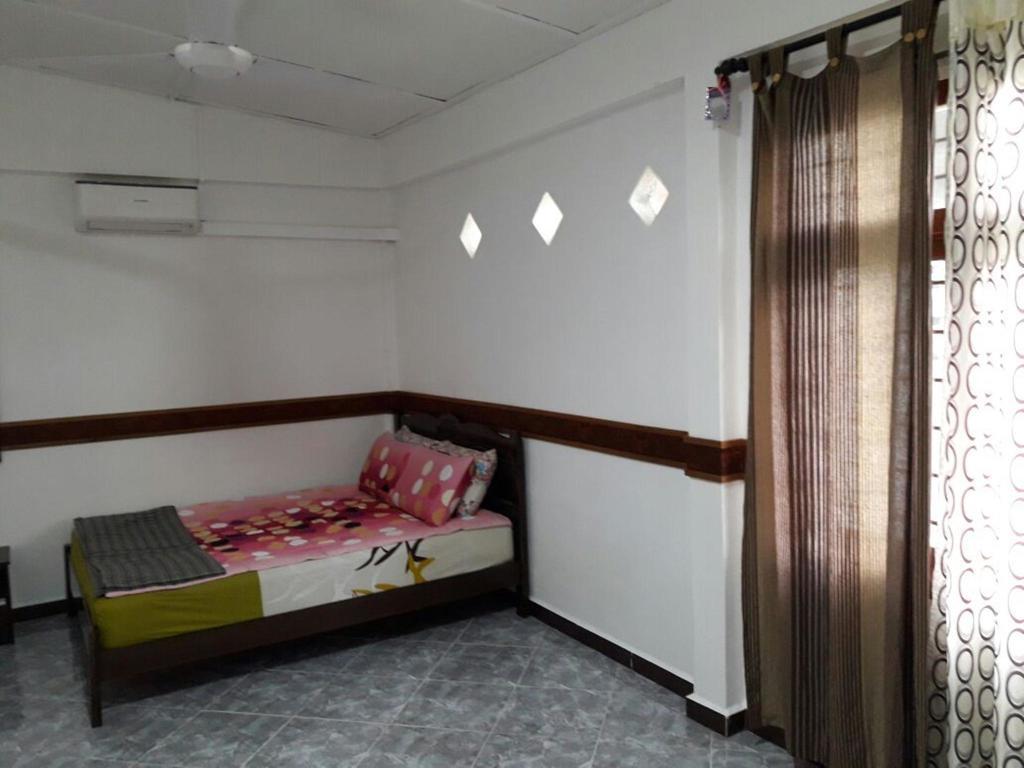 Nur Muslim Homestay At Кота-Бару Экстерьер фото