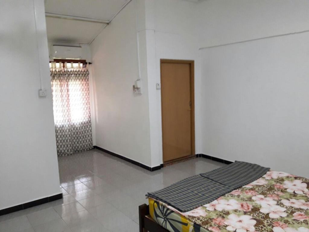 Nur Muslim Homestay At Кота-Бару Экстерьер фото