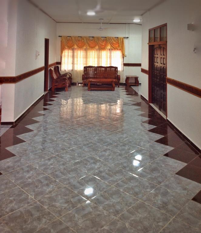 Nur Muslim Homestay At Кота-Бару Экстерьер фото
